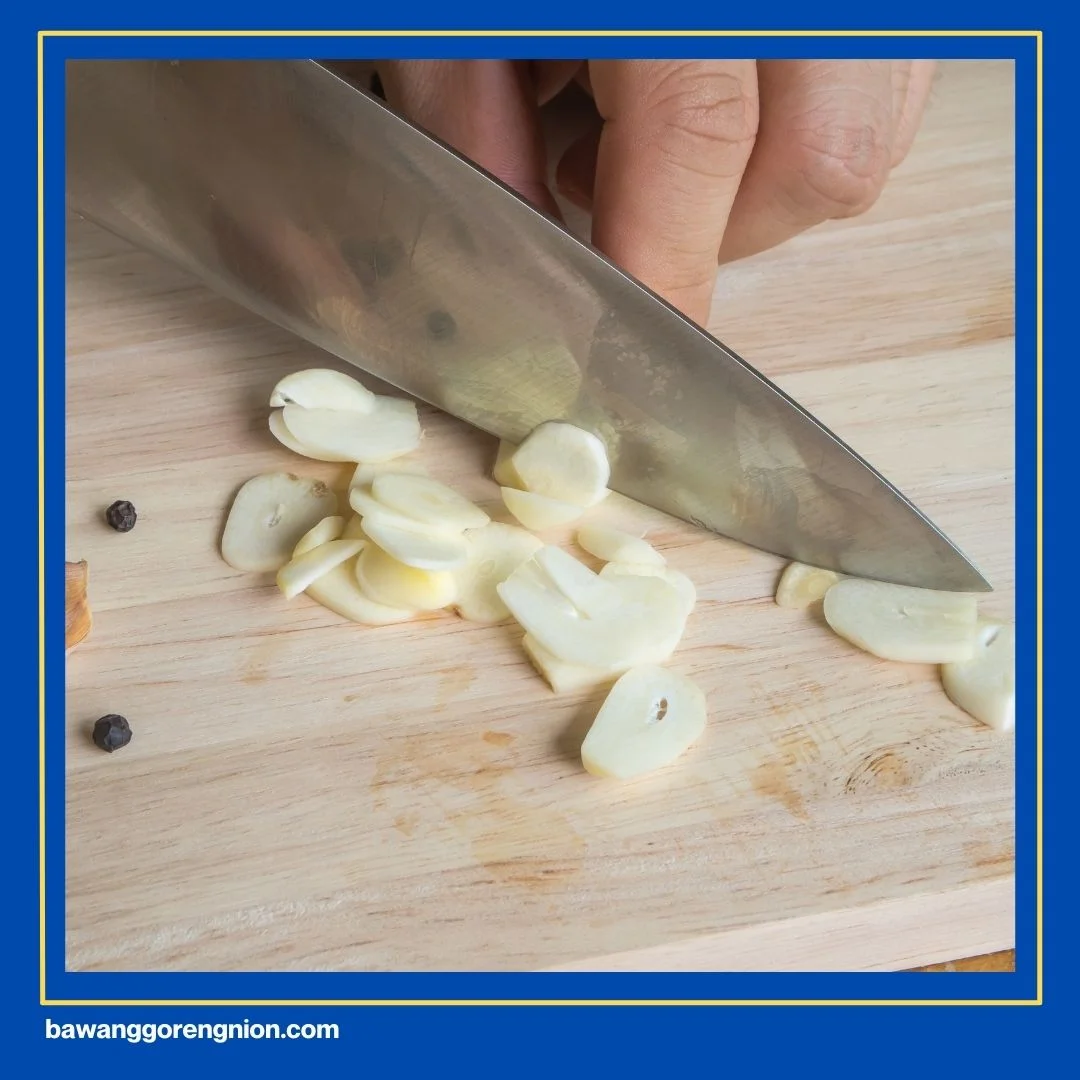Cara Membuat Bawang Putih Goreng Renyah tanpa Tepung